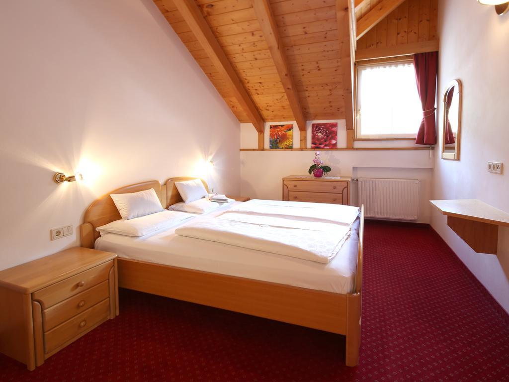 Residence Rose San Candido Room photo